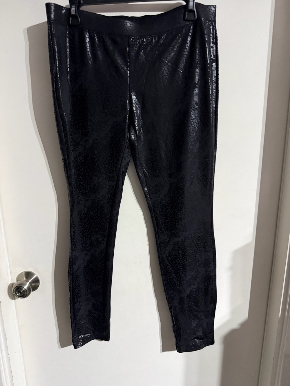 BNWT Women’s Express Black Leggings Size Large
